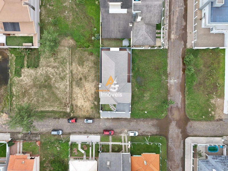 MARAVILHOSA CASA EM ATLÂNTIDA SUL – APENAS 50 METROS DA BEIRA MAR: 2ª foto da galeria de imagens do imóvel