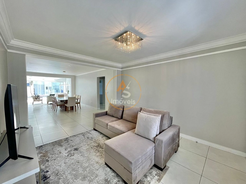 BELÍSSIMA CASA À VENDA EM CAPÃO DA CANOA!⁣!!: 10ª foto da galeria de imagens do imóvel