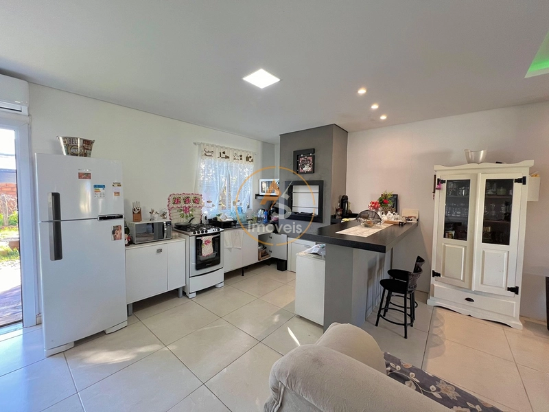 CASA DE 3 DORMITÓRIOS NO CENTRO DE XANGRI-LÁ: 10ª foto da galeria de imagens do imóvel