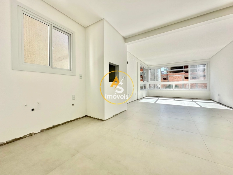 APARTAMENTO AMPLO COM SACADA DE FRENTE, JUNTO AO MAR: 1ª foto da galeria de imagens do imóvel