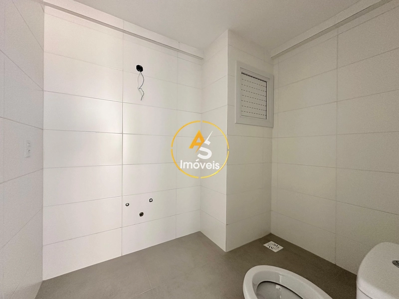 APARTAMENTO AMPLO COM SACADA DE FRENTE, JUNTO AO MAR: 11ª foto da galeria de imagens do imóvel