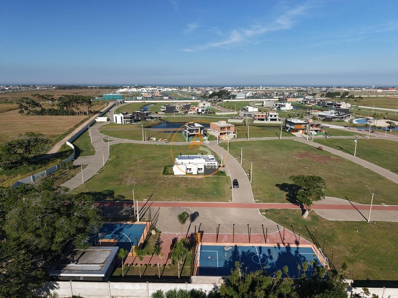 BELÍSSIMA CASA À VENDA EM CAPÃO DA CANOA!⁣ : 35ª foto da galeria de imagens do imóvel