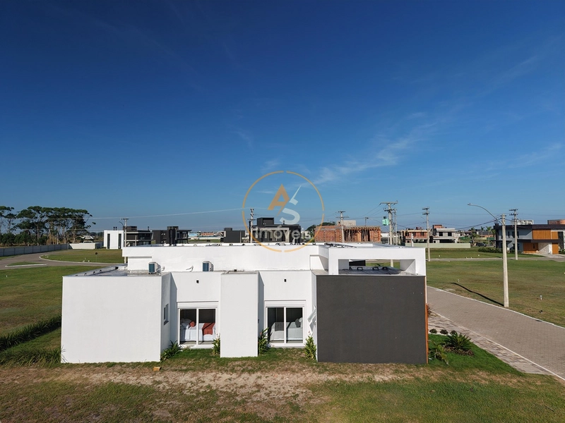 BELÍSSIMA CASA À VENDA EM CAPÃO DA CANOA!⁣ : 36ª foto da galeria de imagens do imóvel