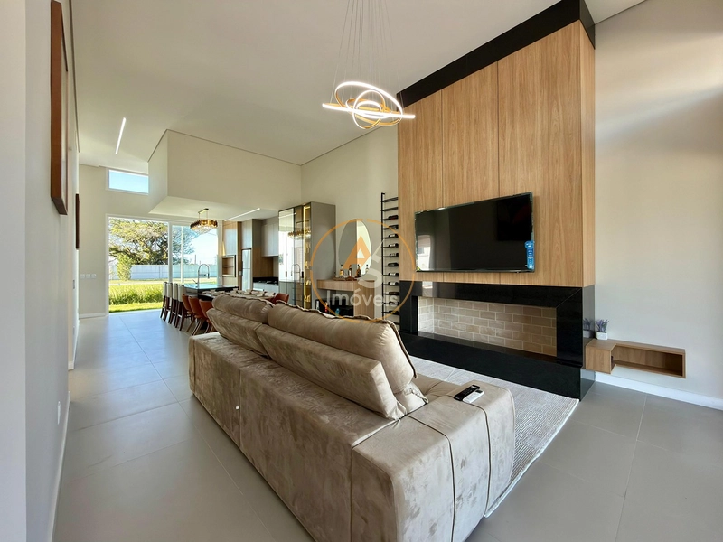 BELÍSSIMA CASA À VENDA EM CAPÃO DA CANOA!⁣ : 2ª foto da galeria de imagens do imóvel