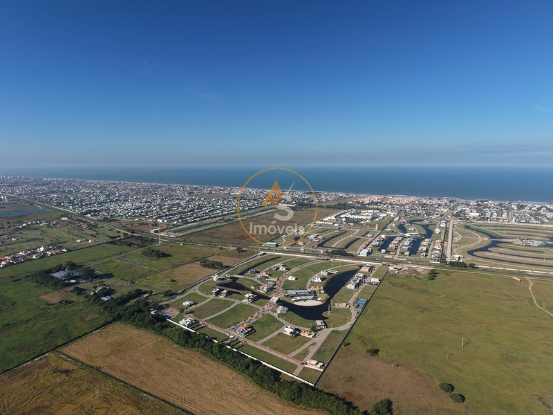 BELÍSSIMA CASA À VENDA EM CAPÃO DA CANOA!⁣ : 39ª foto da galeria de imagens do imóvel