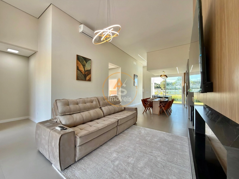 BELÍSSIMA CASA À VENDA EM CAPÃO DA CANOA!⁣ : 5ª foto da galeria de imagens do imóvel