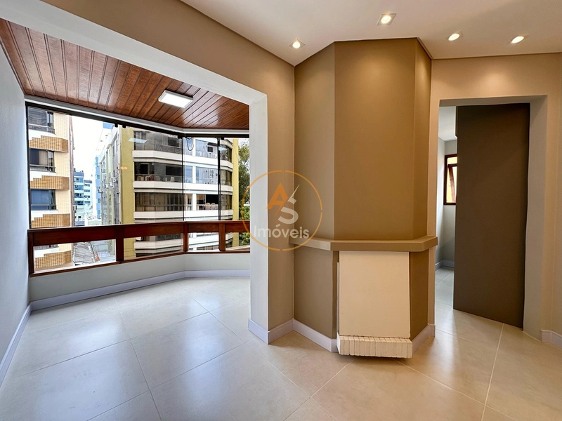 APARTAMENTO À VENDA! NO CORAÇÃO DA CIDADE!!  TODO REFORMADO: 3ª foto da galeria de imagens do imóvel