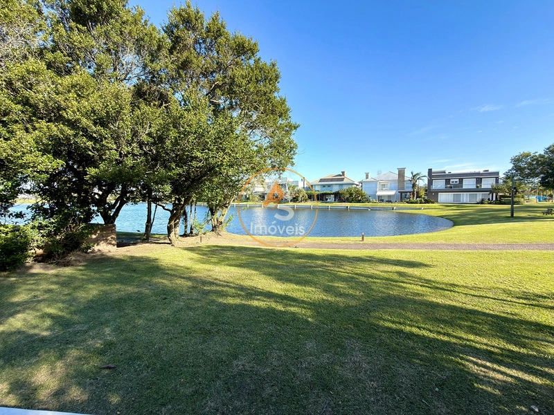 SOBRADO À VENDA EM ATLÂNTIDA! BEIRA-LAGO • 5 SUÍTES • 847,22 M² DE TERRENO: 16ª foto da galeria de imagens do imóvel