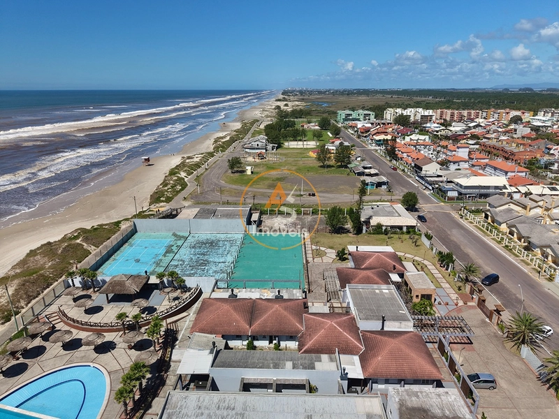 CASA À VENDA EM CAPÃO NOVO! BEIRA-MAR • MOBILIADA • PÁTIO PRIVATIVO: 5ª foto da galeria de imagens do imóvel