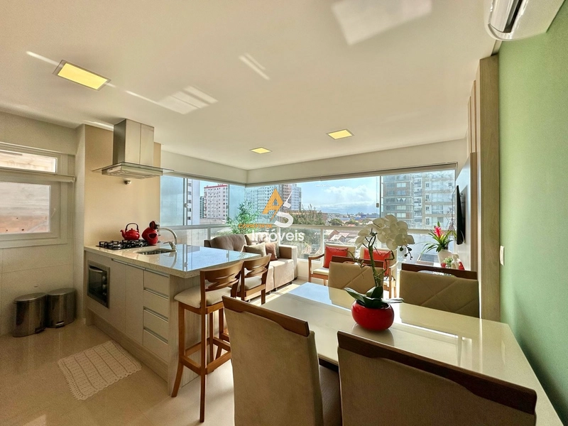 APARTAMENTO COM SACADA DE FRENTE, JUNTO AO MAR: 5ª foto da galeria de imagens do imóvel