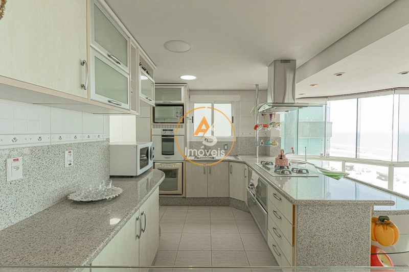APARTAMENTO FRENTE MAR – ANDAR INTEIRO | MOBILIADO: 12ª foto da galeria de imagens do imóvel