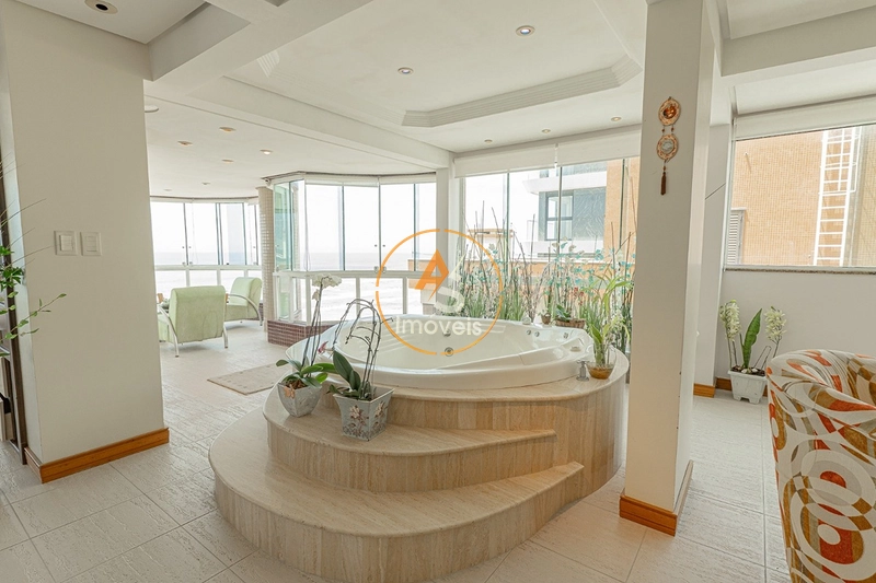 APARTAMENTO FRENTE MAR – ANDAR INTEIRO | MOBILIADO: 3ª foto da galeria de imagens do imóvel