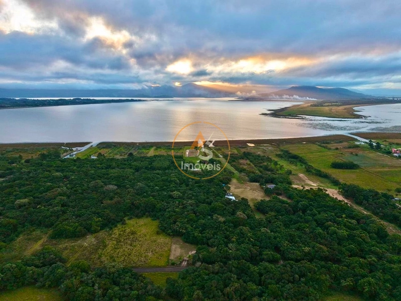 SITIO A BEIRA DA LAGOA!!: 3ª foto da galeria de imagens do imóvel