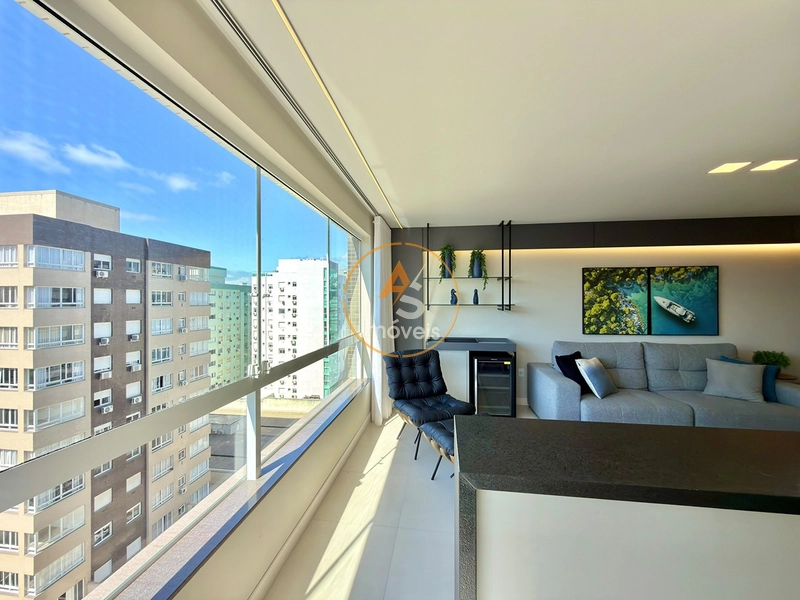 APARTAMENTO À VENDA EM CAPÃO DA CANOA! 3 SUÍTES • MOBILIADO E DECORADO • 3 VAGAS: 3ª foto da galeria de imagens do imóvel