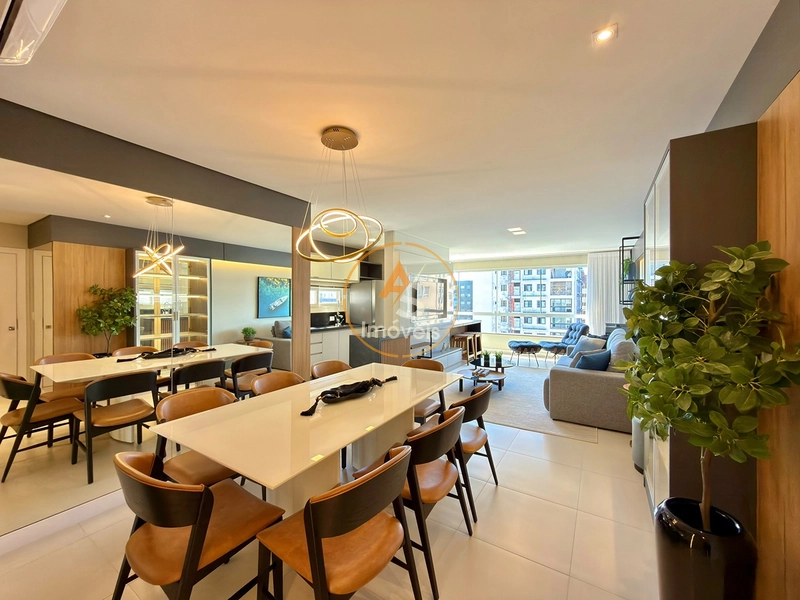 APARTAMENTO À VENDA EM CAPÃO DA CANOA! 3 SUÍTES • MOBILIADO E DECORADO • 3 VAGAS: 4ª foto da galeria de imagens do imóvel