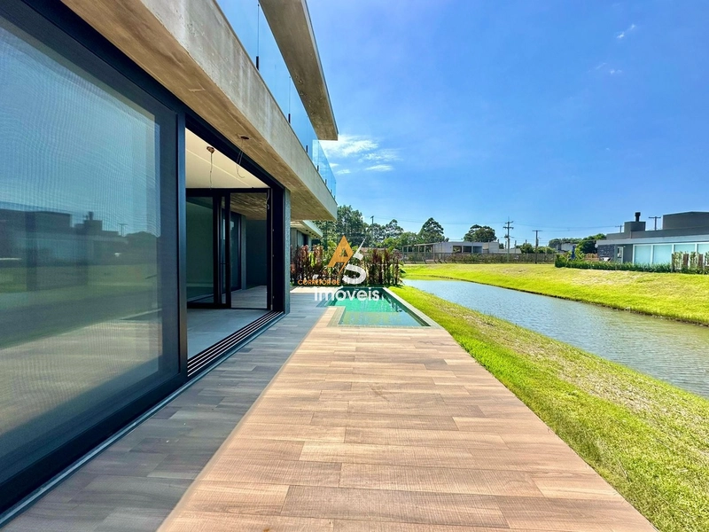 SOBRADO BEIRA LAGO À VENDA NO CONDOMÍNIO  CAPÃO ILHAS RESORT: 4ª foto da galeria de imagens do imóvel