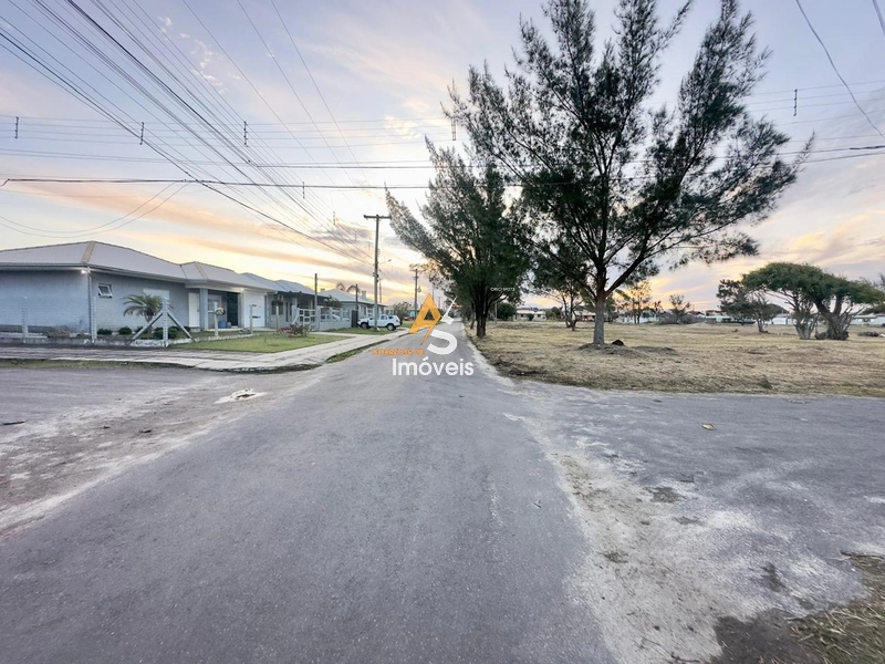 CASA APENAS 2 QUADRAS DO MAR!!!: 2ª foto da galeria de imagens do imóvel