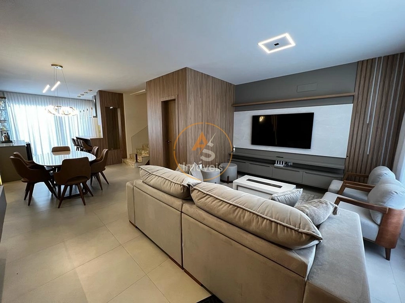 BELÍSSIMA CASA À VENDA EM CAPÃO DA CANOA!⁣ : 3ª foto da galeria de imagens do imóvel