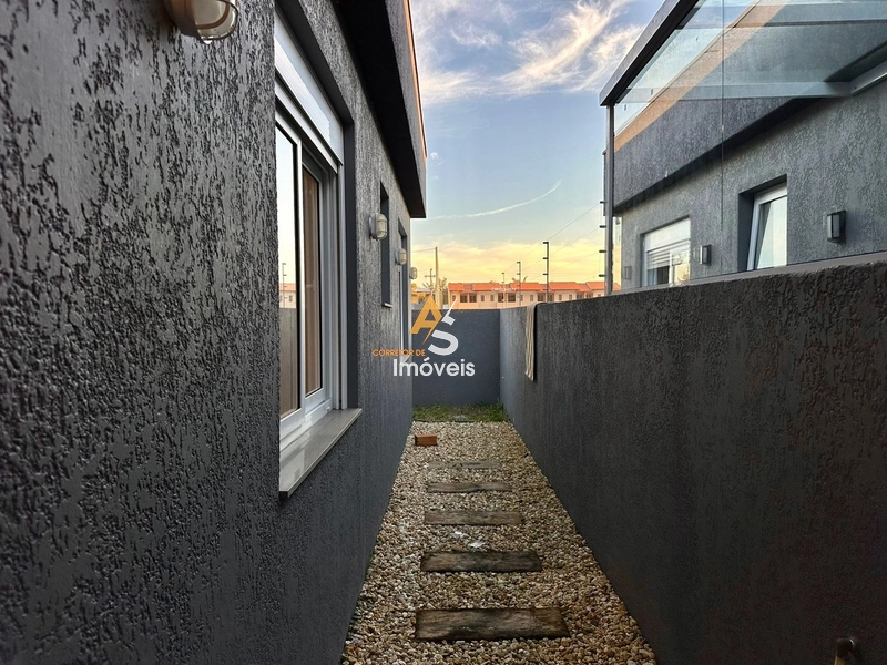 CASA À VENDA A 30 METROS DO MAR: 18ª foto da galeria de imagens do imóvel