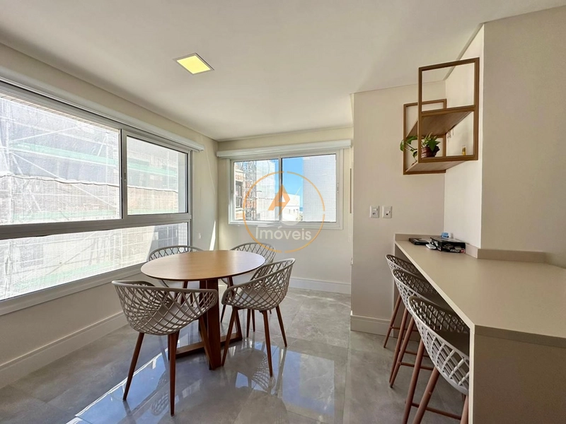 APARTAMENTO À VENDA  BAIRRO NAVEGANTES PEÇAS AMPLAS, BEM ILUMINADAS E VENTILADAS. POSIÇÃO SOLAR LESTE, NORTE E SUL!: 5ª foto da galeria de imagens do imóvel