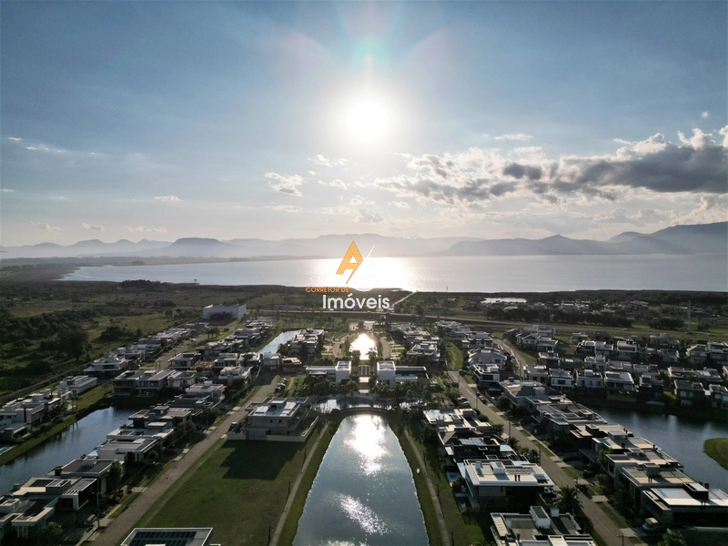 SOBRADO NO CONDOMÍNIO CAPÃO ILHAS: 11ª foto da galeria de imagens do imóvel