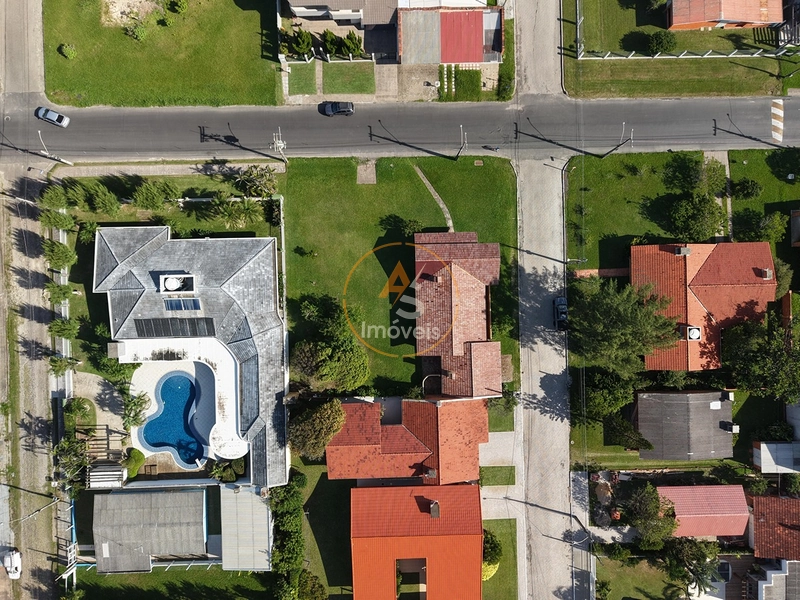 CASA EM SUPER LOTE  VENDA CENTRO  E PRÓXIMO AO BEIRA MAR!!!: 6ª foto da galeria de imagens do imóvel