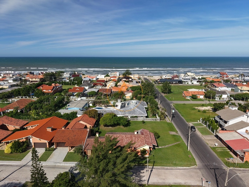 CASA EM SUPER LOTE  VENDA CENTRO  E PRÓXIMO AO BEIRA MAR!!!: 3ª foto da galeria de imagens do imóvel