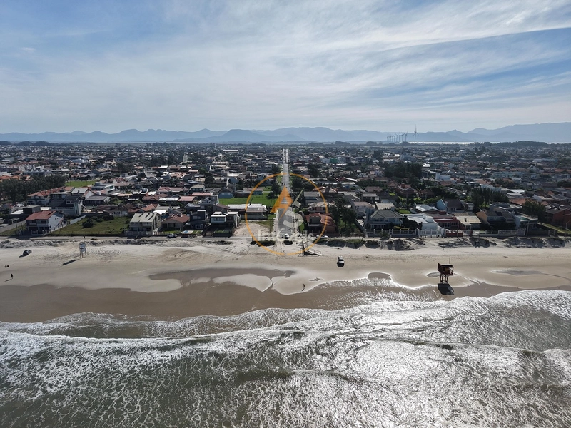 CASA EM SUPER LOTE  VENDA CENTRO  E PRÓXIMO AO BEIRA MAR!!!: 5ª foto da galeria de imagens do imóvel