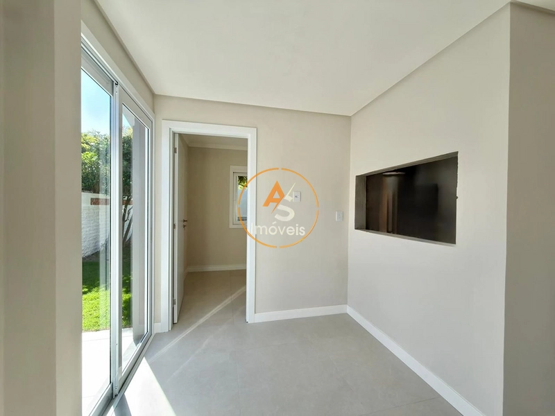 CASA TÉRREA NO CENTRO DE XANGRI-LÁ, FRENTE LESTE, DIVISA COM ATLÂNTIDA: 8ª foto da galeria de imagens do imóvel