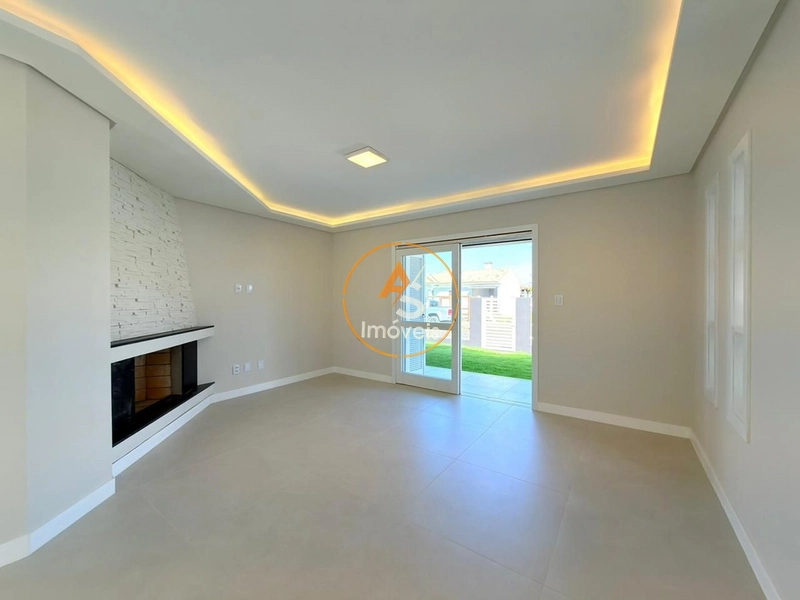 CASA TÉRREA NO CENTRO DE XANGRI-LÁ, FRENTE LESTE, DIVISA COM ATLÂNTIDA: 4ª foto da galeria de imagens do imóvel