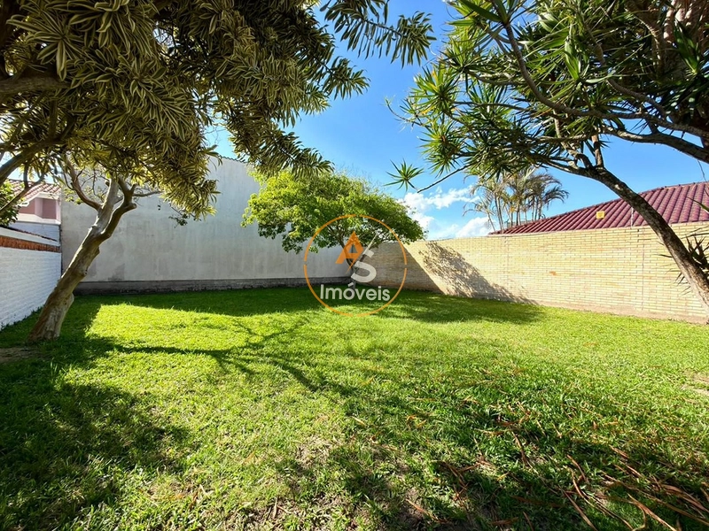 CASA TÉRREA NO CENTRO DE XANGRI-LÁ, FRENTE LESTE, DIVISA COM ATLÂNTIDA: 7ª foto da galeria de imagens do imóvel