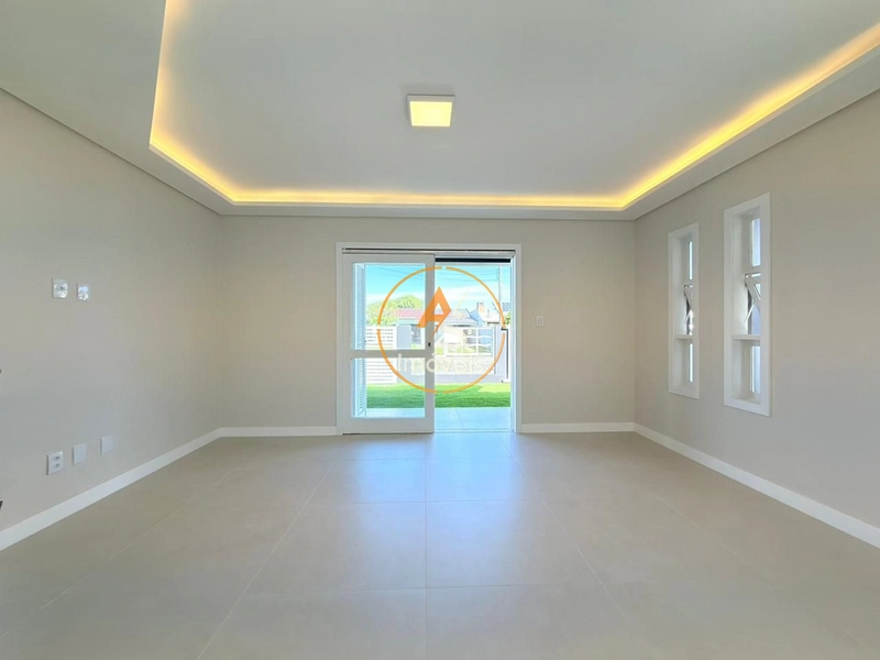 CASA TÉRREA NO CENTRO DE XANGRI-LÁ, FRENTE LESTE, DIVISA COM ATLÂNTIDA: 11ª foto da galeria de imagens do imóvel