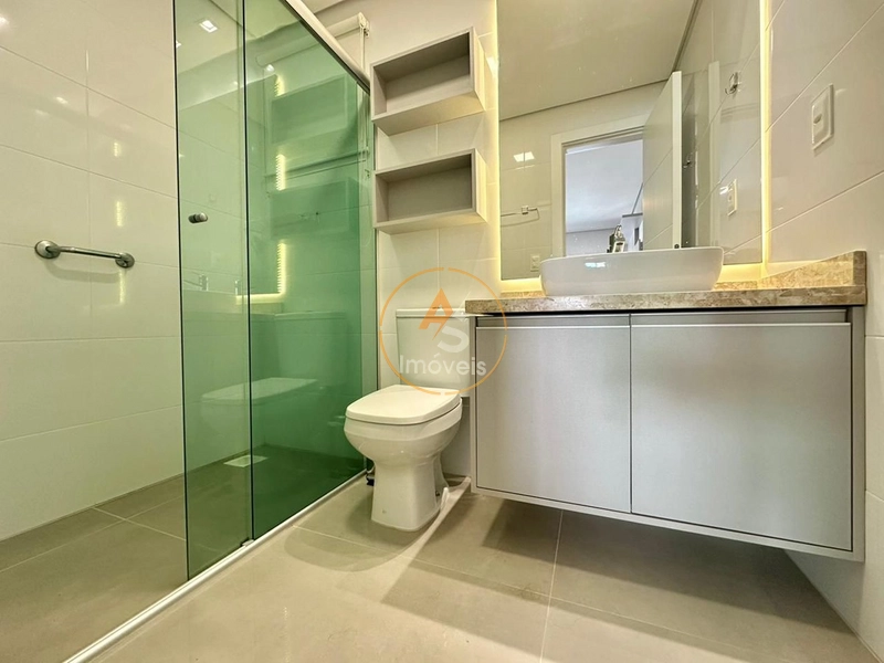 APARTAMENTO À VENDA COM SACADA DE FRENTE: 3ª foto da galeria de imagens do imóvel