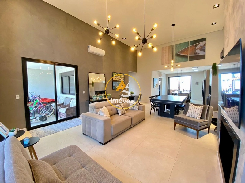 EXCELENTE RESIDÊNCIA NO CONDOMÍNIO BLUE: 1ª foto da galeria de imagens do imóvel