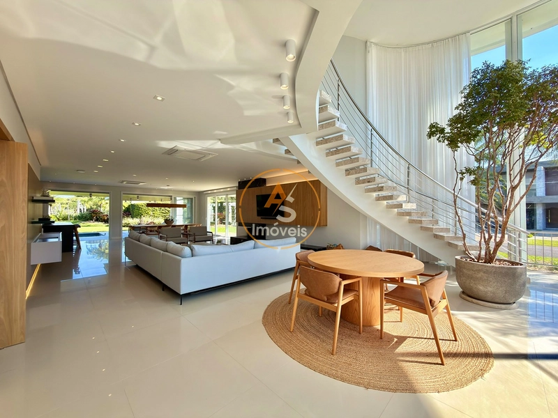 CASA À VENDA EM ATLÂNTIDA! 5 SUÍTES • 509 M² • LOTE DE ESQUINA: 6ª foto da galeria de imagens do imóvel