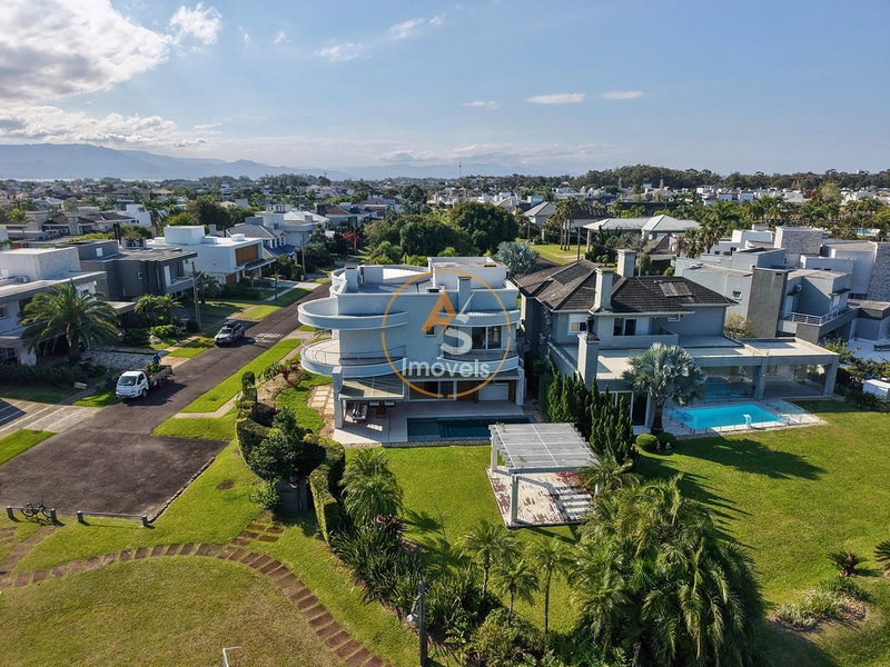 CASA À VENDA EM ATLÂNTIDA! 5 SUÍTES • 509 M² • LOTE DE ESQUINA: 3ª foto da galeria de imagens do imóvel