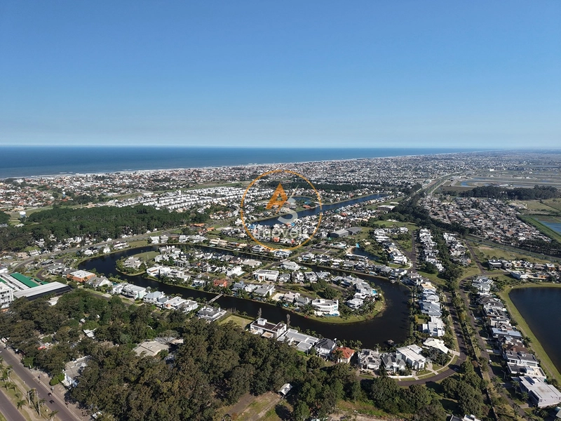 CASA À VENDA EM ATLÂNTIDA! 5 SUÍTES • 509 M² • LOTE DE ESQUINA: 60ª foto da galeria de imagens do imóvel