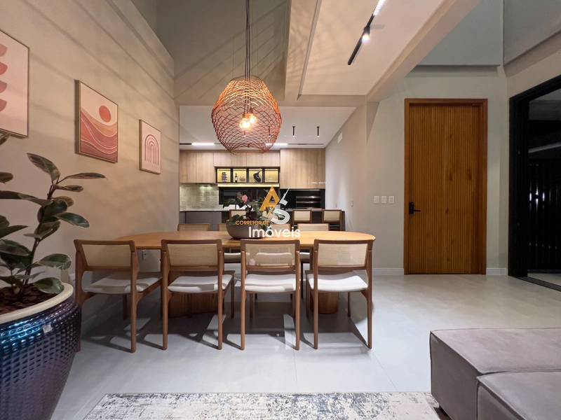 CASA COM 4 SUÍTES FINAMENTE DECORADA!: 30ª foto da galeria de imagens do imóvel