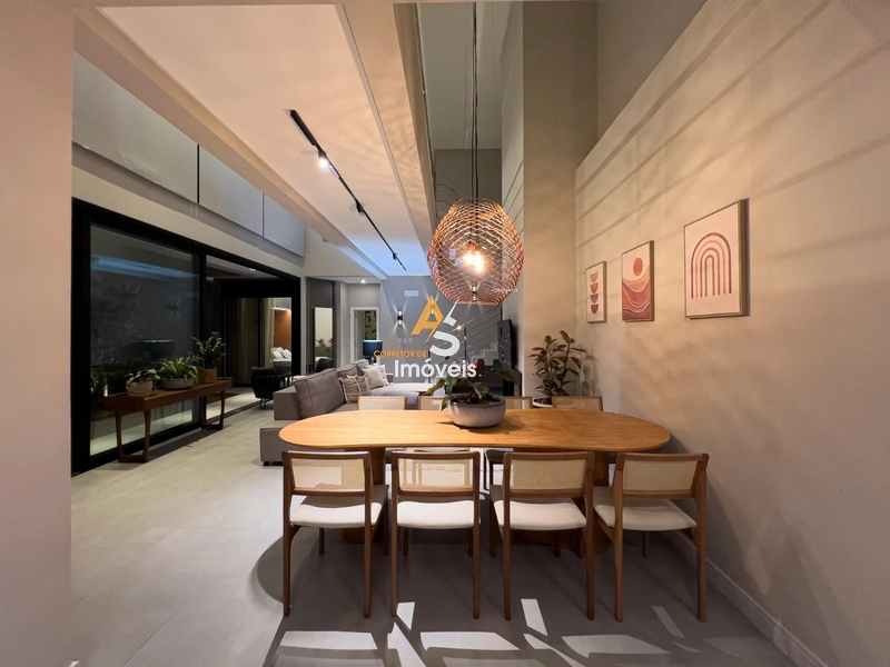 CASA COM 4 SUÍTES FINAMENTE DECORADA!: 13ª foto da galeria de imagens do imóvel