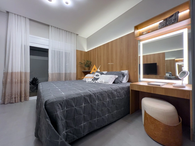 CASA COM 4 SUÍTES FINAMENTE DECORADA!: 42ª foto da galeria de imagens do imóvel