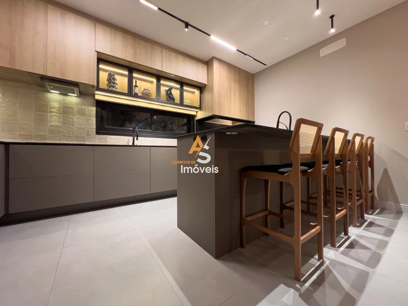 CASA COM 4 SUÍTES FINAMENTE DECORADA!: 28ª foto da galeria de imagens do imóvel