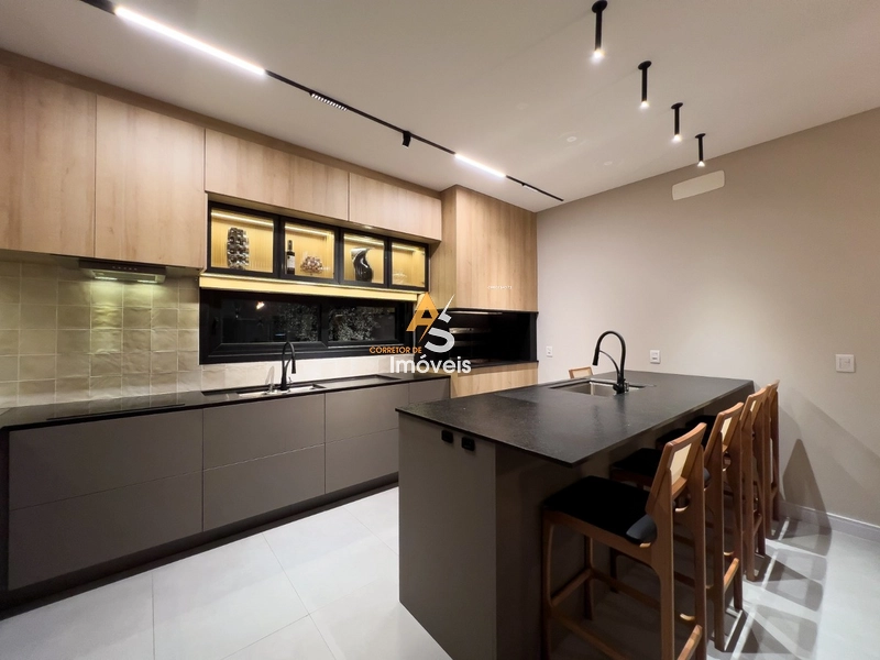 CASA COM 4 SUÍTES FINAMENTE DECORADA!: 17ª foto da galeria de imagens do imóvel