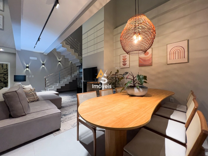 CASA COM 4 SUÍTES FINAMENTE DECORADA!: 27ª foto da galeria de imagens do imóvel