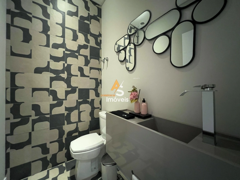 CASA COM 4 SUÍTES FINAMENTE DECORADA!: 61ª foto da galeria de imagens do imóvel