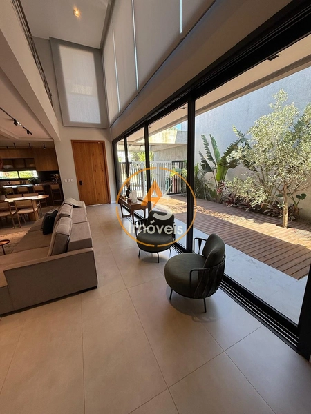 CASA COM 4 SUÍTES FINAMENTE DECORADA!: 2ª foto da galeria de imagens do imóvel