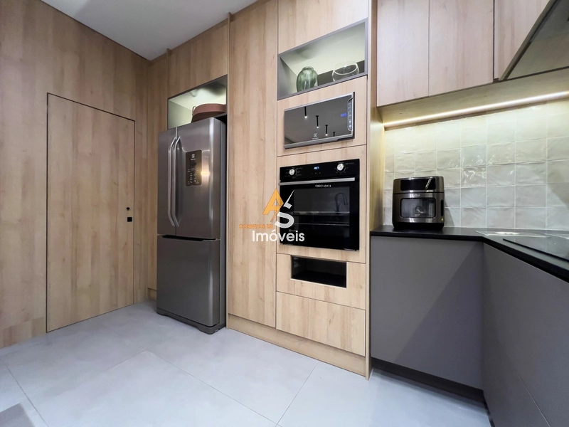 CASA COM 4 SUÍTES FINAMENTE DECORADA!: 22ª foto da galeria de imagens do imóvel