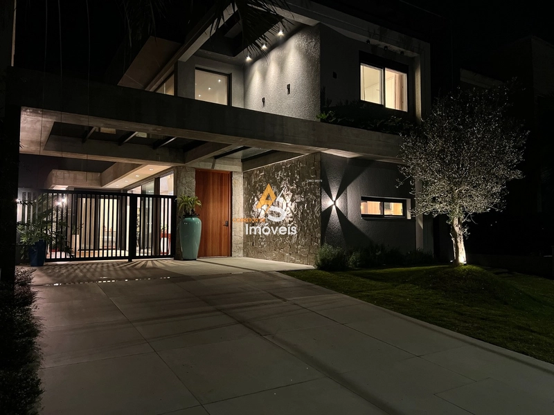 CASA COM 4 SUÍTES FINAMENTE DECORADA!: 78ª foto da galeria de imagens do imóvel