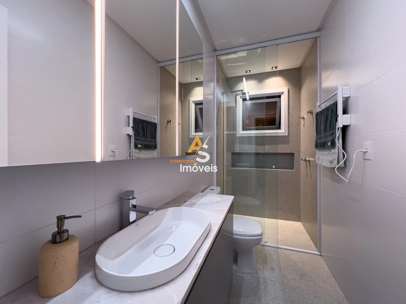 CASA COM 4 SUÍTES FINAMENTE DECORADA!: 41ª foto da galeria de imagens do imóvel