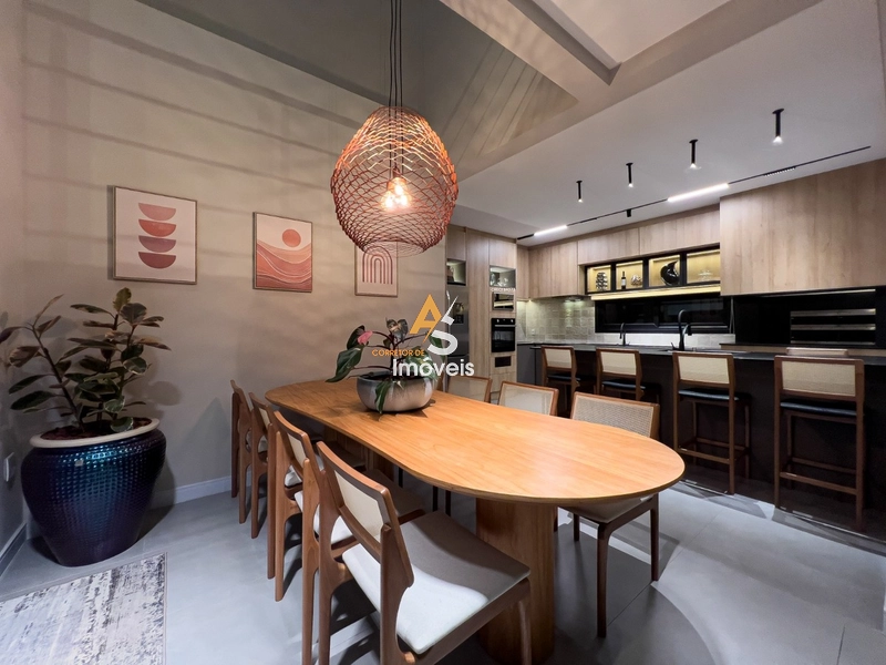 CASA COM 4 SUÍTES FINAMENTE DECORADA!: 12ª foto da galeria de imagens do imóvel