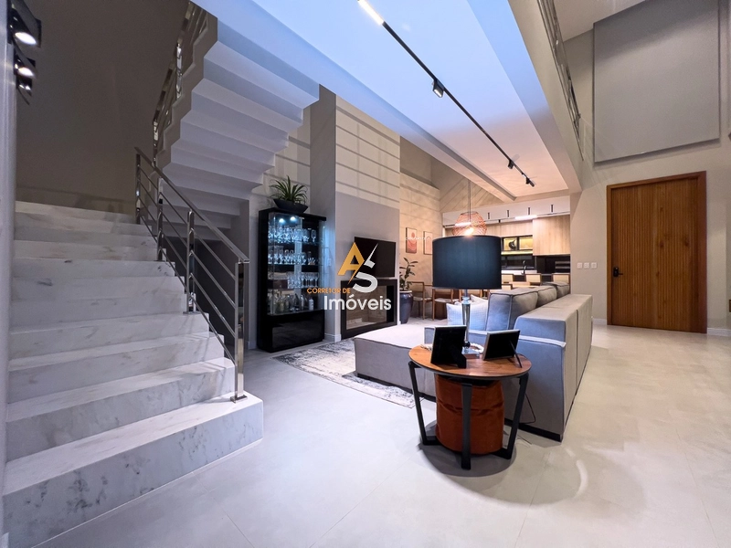 CASA COM 4 SUÍTES FINAMENTE DECORADA!: 33ª foto da galeria de imagens do imóvel